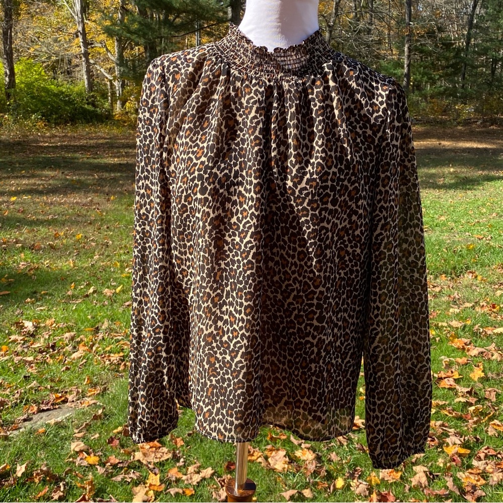 J. CREW TOP BLOUSE LEOPARD ANIMAL PRINT CREAM BROWN LONG SLEEVE SMOCKED NECK M